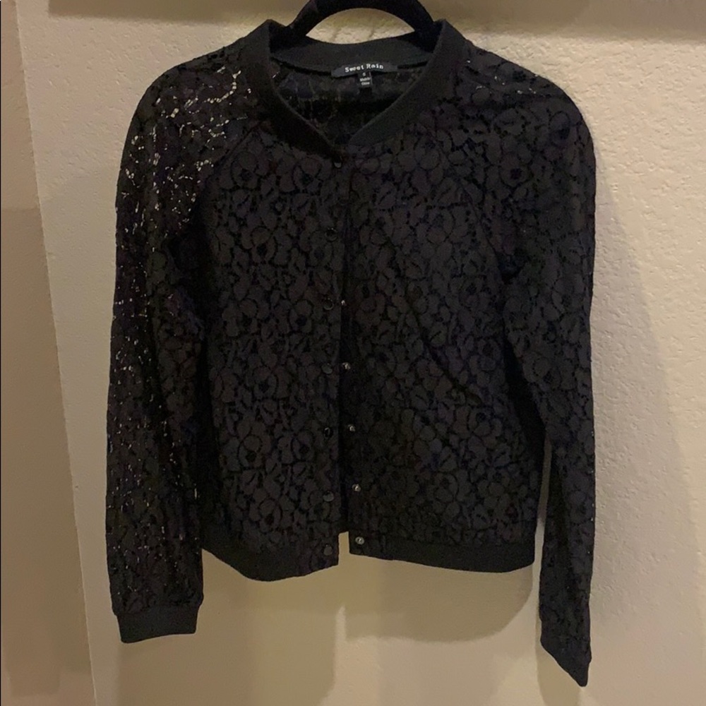 Woman’s small lace jacket